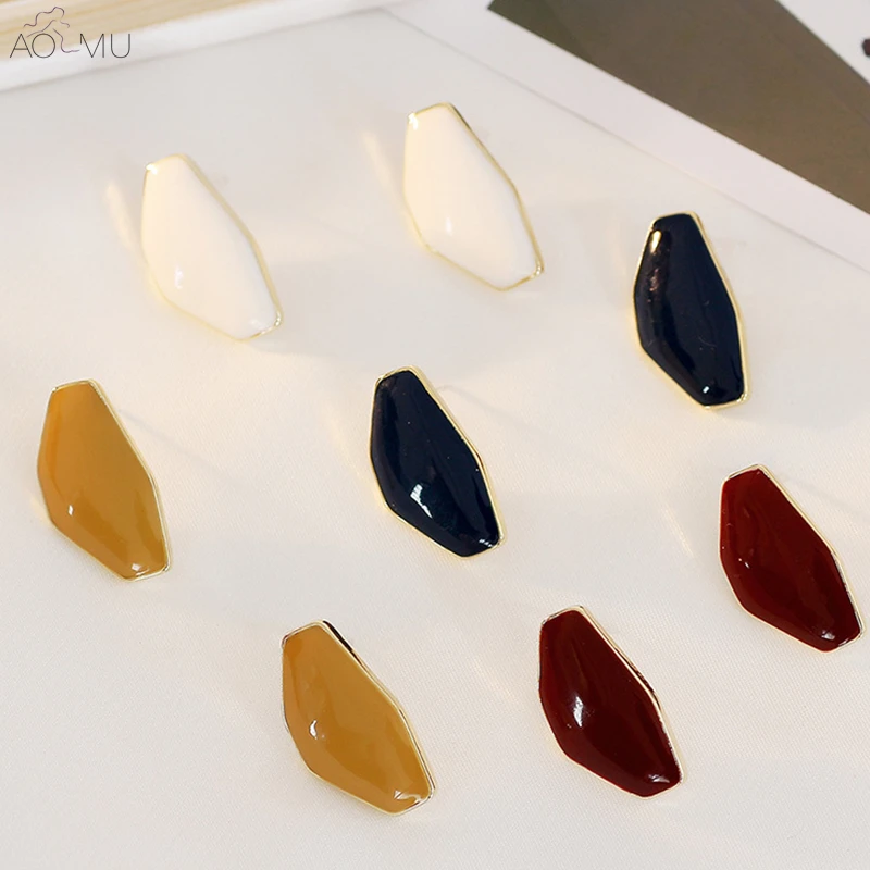 AOMU New Simple Fashion Enamel Geometric Irregular Metal stud Earrings for Women Girl Party Jewelry Brincos
AOMU New Simple Fashion Enamel Geometric Irregular Metal stud Earrings for Women Girl Party Jewelry Brincos