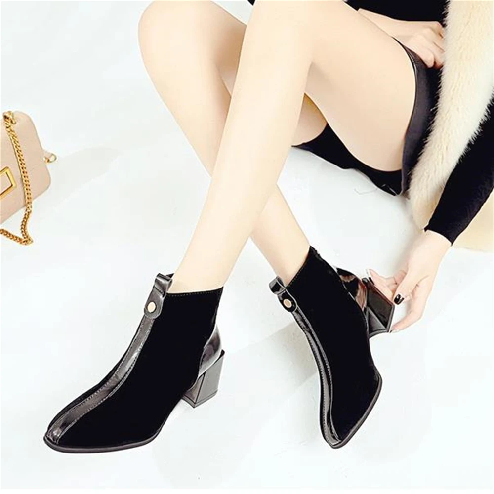 2018 autumn new Korean version of the wild thick with Martin boots high heel boots rivet women's boots bare boots short boots
2018 autumn new Korean version of the wild thick with Martin boots high heel boots rivet women's boots bare boots short boots