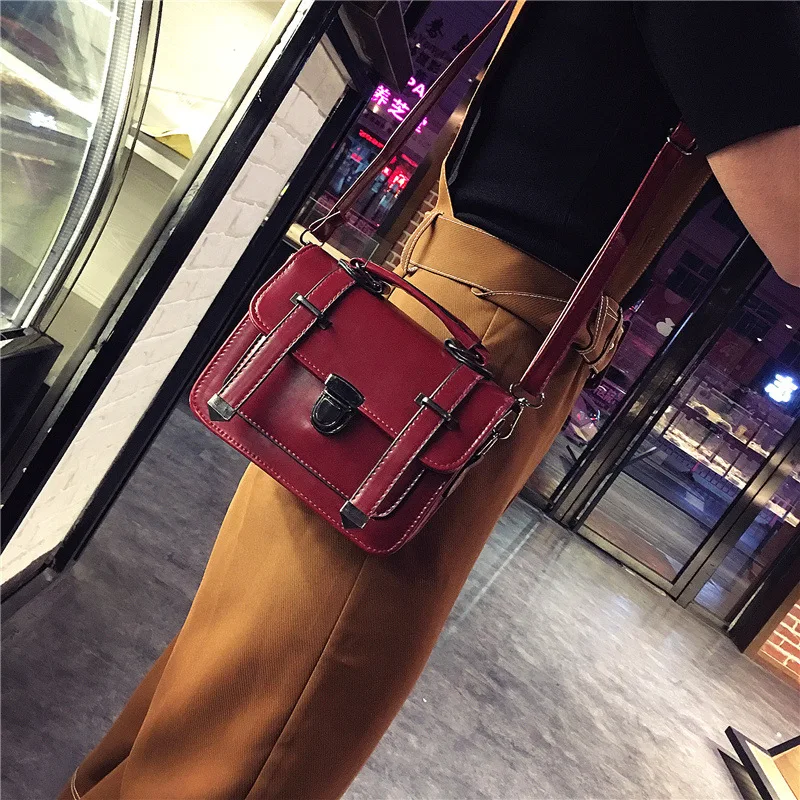 Women's Leather Handbag 2019 New Messenger Bag Retro Handbags Wild tide Shoulder Bag Arrow Plug Lock Type Small Square Bag
Women's Leather Handbag 2019 New Messenger Bag Retro Handbags Wild tide Shoulder Bag Arrow Plug Lock Type Small Square Bag
