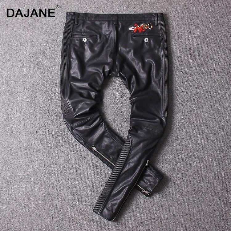 Embroidered dragon locomotive wind head layer cowhide Harley genuine leather pants Foot rock British men genuine leather cultiva
Embroidered dragon locomotive wind head layer cowhide Harley genuine leather pants Foot rock British men genuine leather cultiva