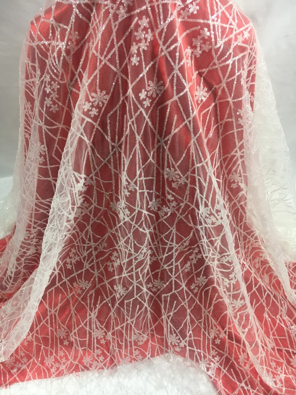 White french net embroidered lace fabric for party dress SU-J13127 top sale glued glitter lace fabric
White french net embroidered lace fabric for party dress SU-J13127 top sale glued glitter lace fabric