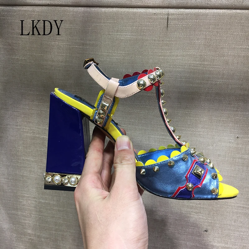 2019 LKDY summer top quality Blue Genuine leather inlaid rivet high heel fish mouth sandals party casual shoes 10cm
2019 LKDY summer top quality Blue Genuine leather inlaid rivet high heel fish mouth sandals party casual shoes 10cm