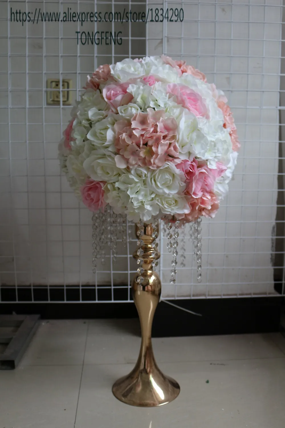 45cm 2pcs/lot wedding decoration flower wall artificial 2/3 round flower ball wedding table centerpiece flower balls TONGFENG
45cm 2pcs/lot wedding decoration flower wall artificial 2/3 round flower ball wedding table centerpiece flower balls TONGFENG