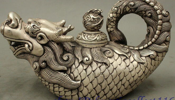 decoration Tibet copper silver Marked Chinese Folk Silver Wealth Lucky Dragon Fish Statue Teapots Wine Pot
decoration Tibet copper silver Marked Chinese Folk Silver Wealth Lucky Dragon Fish Statue Teapots Wine Pot