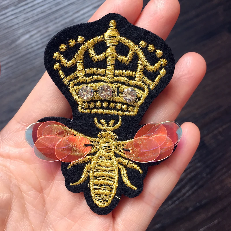 1PCS Gold Crown Bee Handmade Sewing on Rhinestone Beaded Patches for Clothes DIY Apparel Sewing Accessories LSHB475
1PCS Gold Crown Bee Handmade Sewing on Rhinestone Beaded Patches for Clothes DIY Apparel Sewing Accessories LSHB475