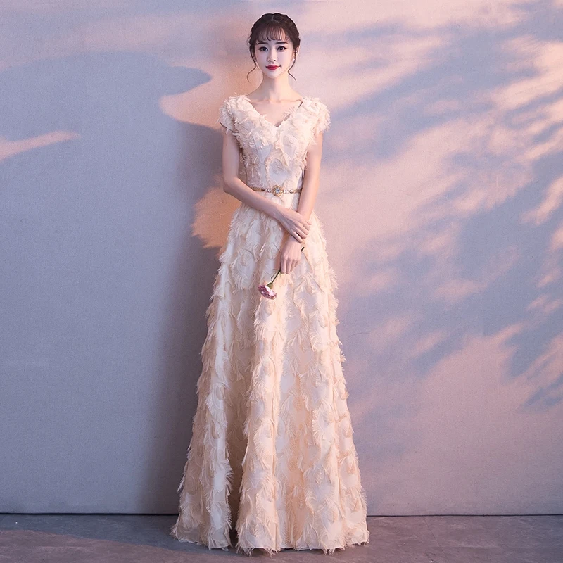 Elegant Slim Princess Korea Full Length Dress Sexy Feather V-Neck A-Line Evening Qipao Luxurious Banquet Gowns Marriage Gift
Elegant Slim Princess Korea Full Length Dress Sexy Feather V-Neck A-Line Evening Qipao Luxurious Banquet Gowns Marriage Gift