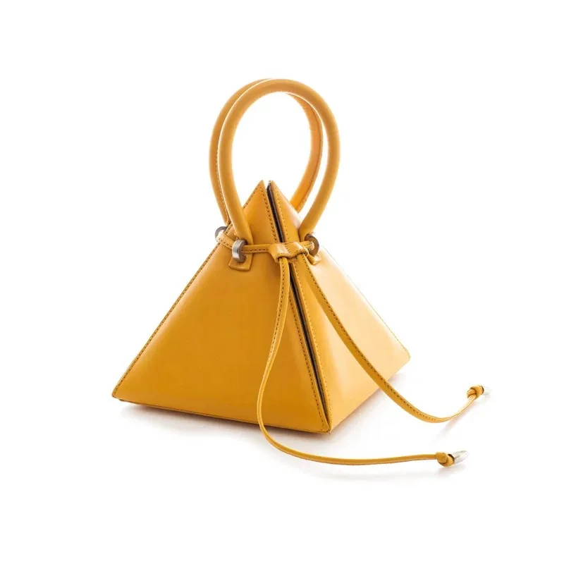 Super Famous Three-Dimensional Triangle Bag with Tapping Rope, Lemon Yellow Handbag and Pyramid Dinner Bag Women Handbags
Super Famous Three-Dimensional Triangle Bag with Tapping Rope, Lemon Yellow Handbag and Pyramid Dinner Bag Women Handbags