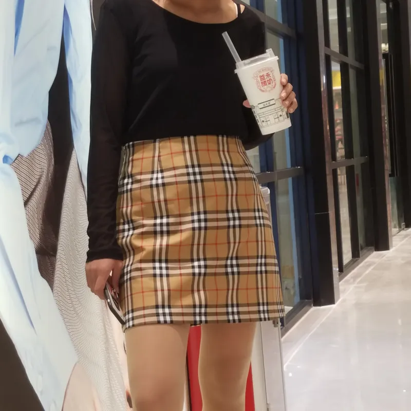 2019 spring and autumn large size a word skirt Scottish plaid skirt college wind bag hip wild
2019 spring and autumn large size a word skirt Scottish plaid skirt college wind bag hip wild