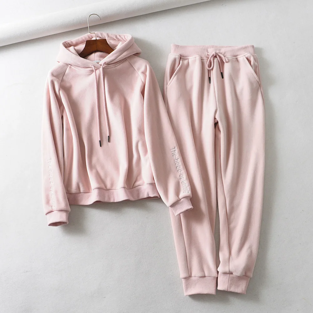 Sweater suit 2019 autumn and winter new long-sleeved velvet thick letter embroidery hooded sweater casual pants two-piece
Sweater suit 2019 autumn and winter new long-sleeved velvet thick letter embroidery hooded sweater casual pants two-piece