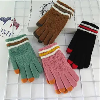 Women's autumn winter stripped knitted thicken warm Imitation cashmer glove lady's touch screen driving glove R427
Women's autumn winter stripped knitted thicken warm Imitation cashmer glove lady's touch screen driving glove R427