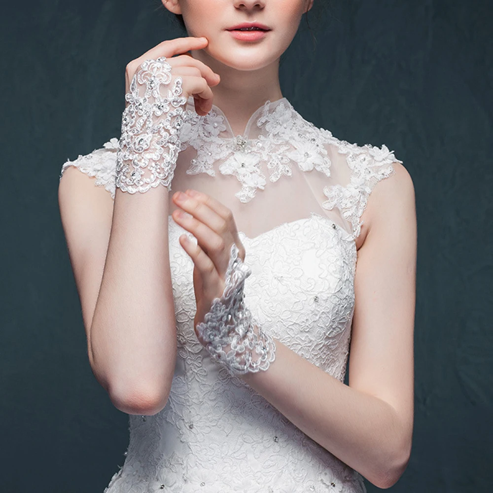 Crystal Romantic Floral Beaded Lace Fingerless Gloves Short Wedding Party Evening Bridal Gloves Accessories White Red Lace Up
Crystal Romantic Floral Beaded Lace Fingerless Gloves Short Wedding Party Evening Bridal Gloves Accessories White Red Lace Up