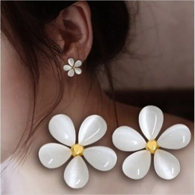 Fashion Korean Charms Jewelery Cute Beige Cherry Blossom Flower Stud Earrings 4ED32
Fashion Korean Charms Jewelery Cute Beige Cherry Blossom Flower Stud Earrings 4ED32