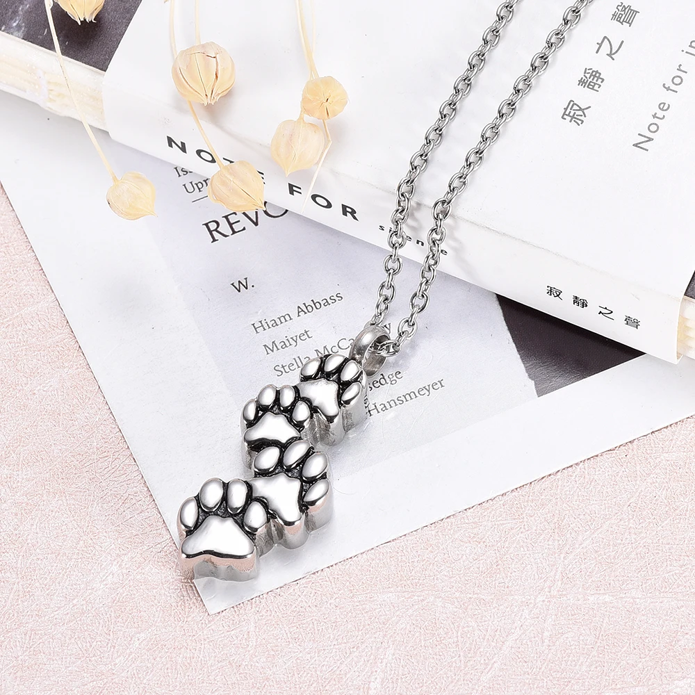 KLH018 High Quality Dog/Cat Paw Shape Cremation Jewelry Pendant Urn Necklace keepsake Pet Ash Holder+Free Funnel
KLH018 High Quality Dog/Cat Paw Shape Cremation Jewelry Pendant Urn Necklace keepsake Pet Ash Holder+Free Funnel