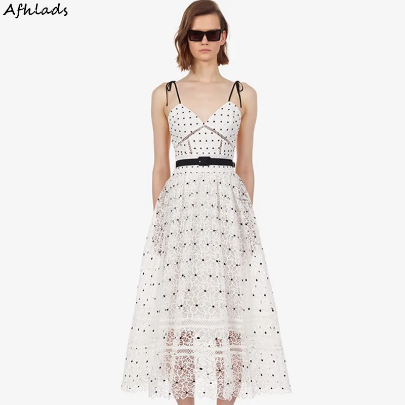 Self-Portrait New Dot White Lace Flower Embroidered Spaghetti Strap Deep V-Neck Sexy Hollow Out Backless High Quality Dress
Self-Portrait New Dot White Lace Flower Embroidered Spaghetti Strap Deep V-Neck Sexy Hollow Out Backless High Quality Dress