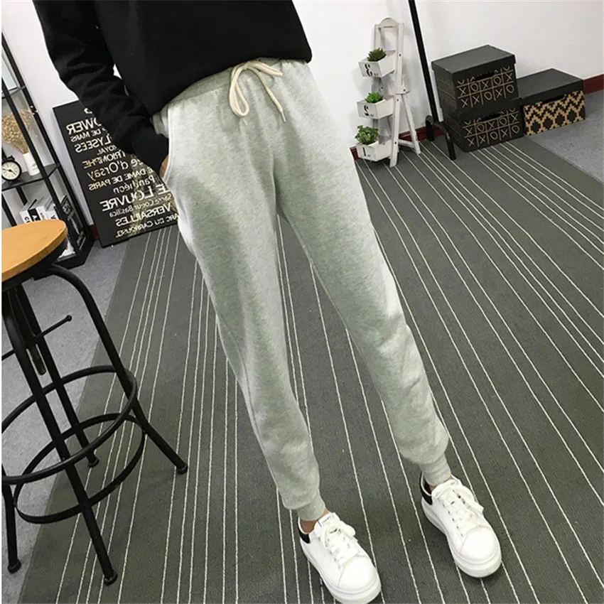 Summer New Fitness Long Pants Female Leisure Soft Trousers for Women Drawstring Solid Color Casual Harem Pants Woman M-2XL Size
Summer New Fitness Long Pants Female Leisure Soft Trousers for Women Drawstring Solid Color Casual Harem Pants Woman M-2XL Size