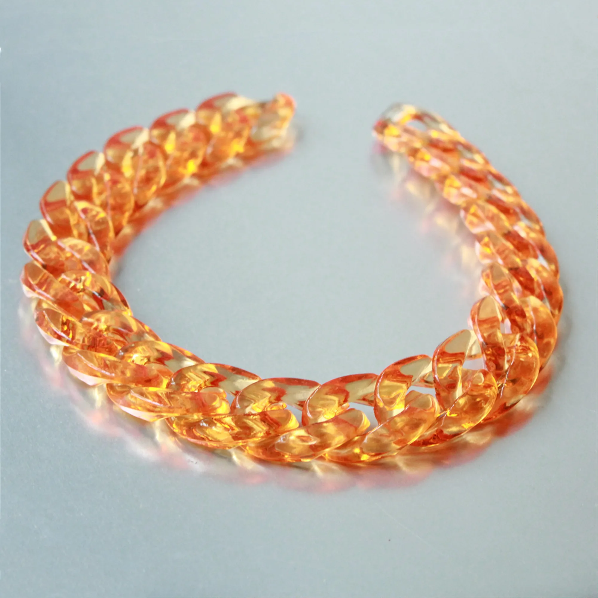 80pcs Transparent Orange Acrylic Curb Chain Links,Clear Plastic Curb Chain Links, Open Link per Size 23mmx16mm
80pcs Transparent Orange Acrylic Curb Chain Links,Clear Plastic Curb Chain Links, Open Link per Size 23mmx16mm