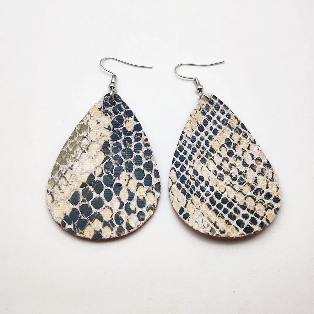 SOARRISE Vintage Teardrop Snake Pattern Leather Earrings For Women Bohemian Big Drop Earrings Fashion jewelry
SOARRISE Vintage Teardrop Snake Pattern Leather Earrings For Women Bohemian Big Drop Earrings Fashion jewelry