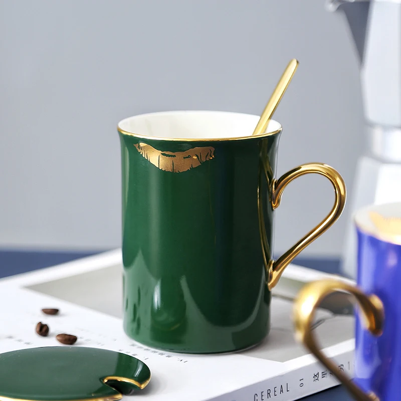 Europe Ceramic mugs cup Spoon with lid Golden rim coffee cup Mark Cup Creative Beast lip print Lover's travel mug Milk Tea Cups
Europe Ceramic mugs cup Spoon with lid Golden rim coffee cup Mark Cup Creative Beast lip print Lover's travel mug Milk Tea Cups