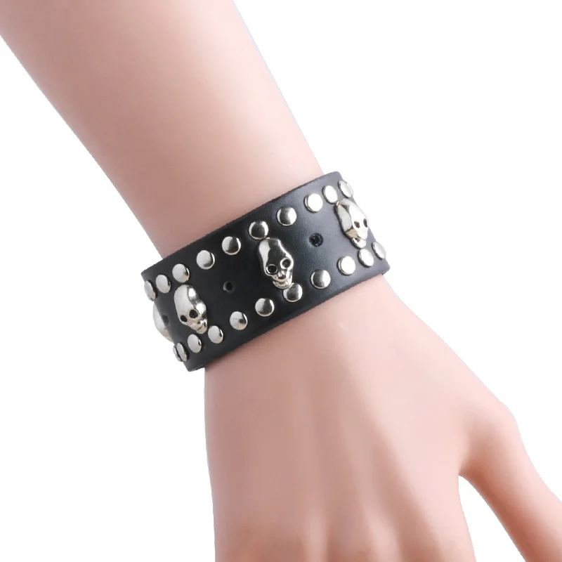 America and Europe pop wild charm pirate skull pop punk fashion wind cortex bracelet jewelry
America and Europe pop wild charm pirate skull pop punk fashion wind cortex bracelet jewelry