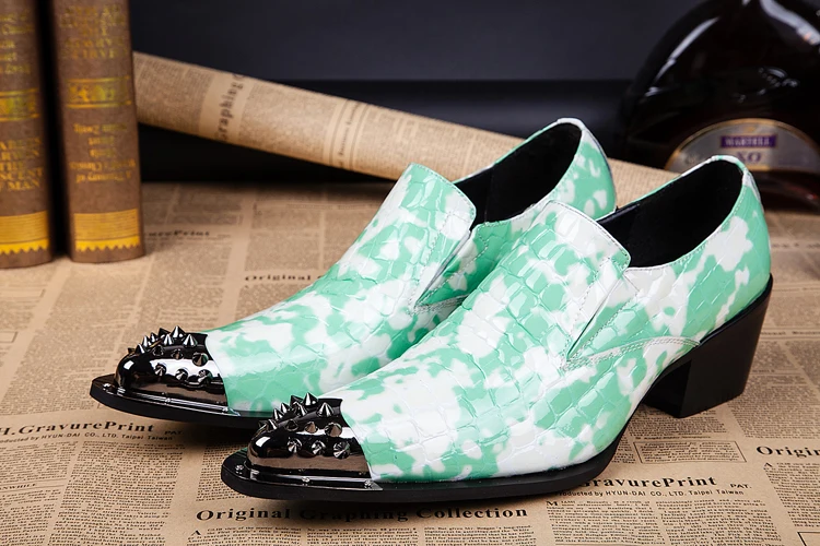 New Green Trend Pointed Iron Head Rivet Men's Leather Shoes Height Increase Casual Men's Shoes
New Green Trend Pointed Iron Head Rivet Men's Leather Shoes Height Increase Casual Men's Shoes