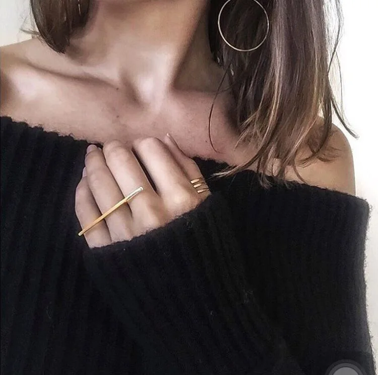New hot selling OL ladies fashion simple one word long strip shape ring All-match exaggerated ring women ring
New hot selling OL ladies fashion simple one word long strip shape ring All-match exaggerated ring women ring