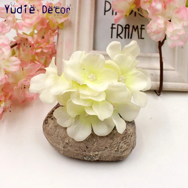 1pcs High-Quality Hydrangea Simulation Flowers For Bride Wedding Home Party Room Decoration DIY Scrapbooking Craft Fake Flowers
1pcs High-Quality Hydrangea Simulation Flowers For Bride Wedding Home Party Room Decoration DIY Scrapbooking Craft Fake Flowers