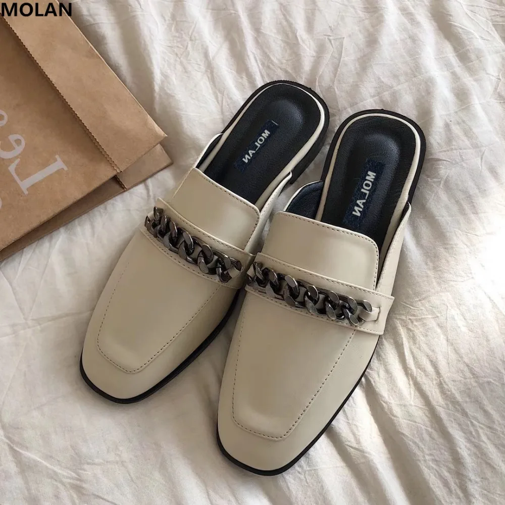 MOLAN Brand Designer 2019 Spring Luxcry Metal Chain Square Toe Woman Flat Leather Slides Slip On Loafers Mules Flip Flops Casual
MOLAN Brand Designer 2019 Spring Luxcry Metal Chain Square Toe Woman Flat Leather Slides Slip On Loafers Mules Flip Flops Casual