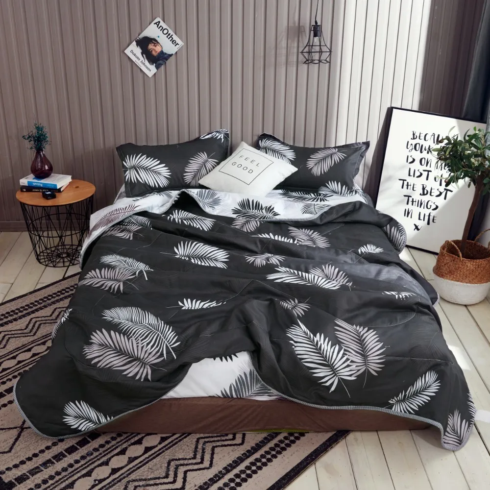 Fashion Hygroscopic Tropical Leaf Summer Quilt Brief Black White Patchwork Quilt Antibiotic Summer Comforter Twin Full Queen
Fashion Hygroscopic Tropical Leaf Summer Quilt Brief Black White Patchwork Quilt Antibiotic Summer Comforter Twin Full Queen