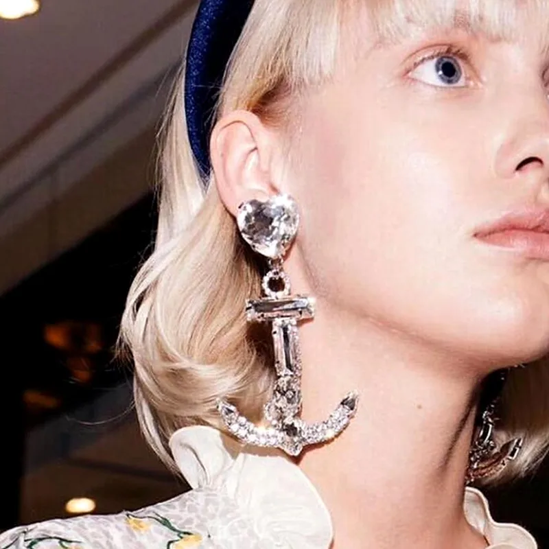 Gorgeous Bling Rhinestone Crystal Anchor Charms Dangle Earrings for Women Jewelry Fashion Lady's Statement Earrings Accessories
Gorgeous Bling Rhinestone Crystal Anchor Charms Dangle Earrings for Women Jewelry Fashion Lady's Statement Earrings Accessories