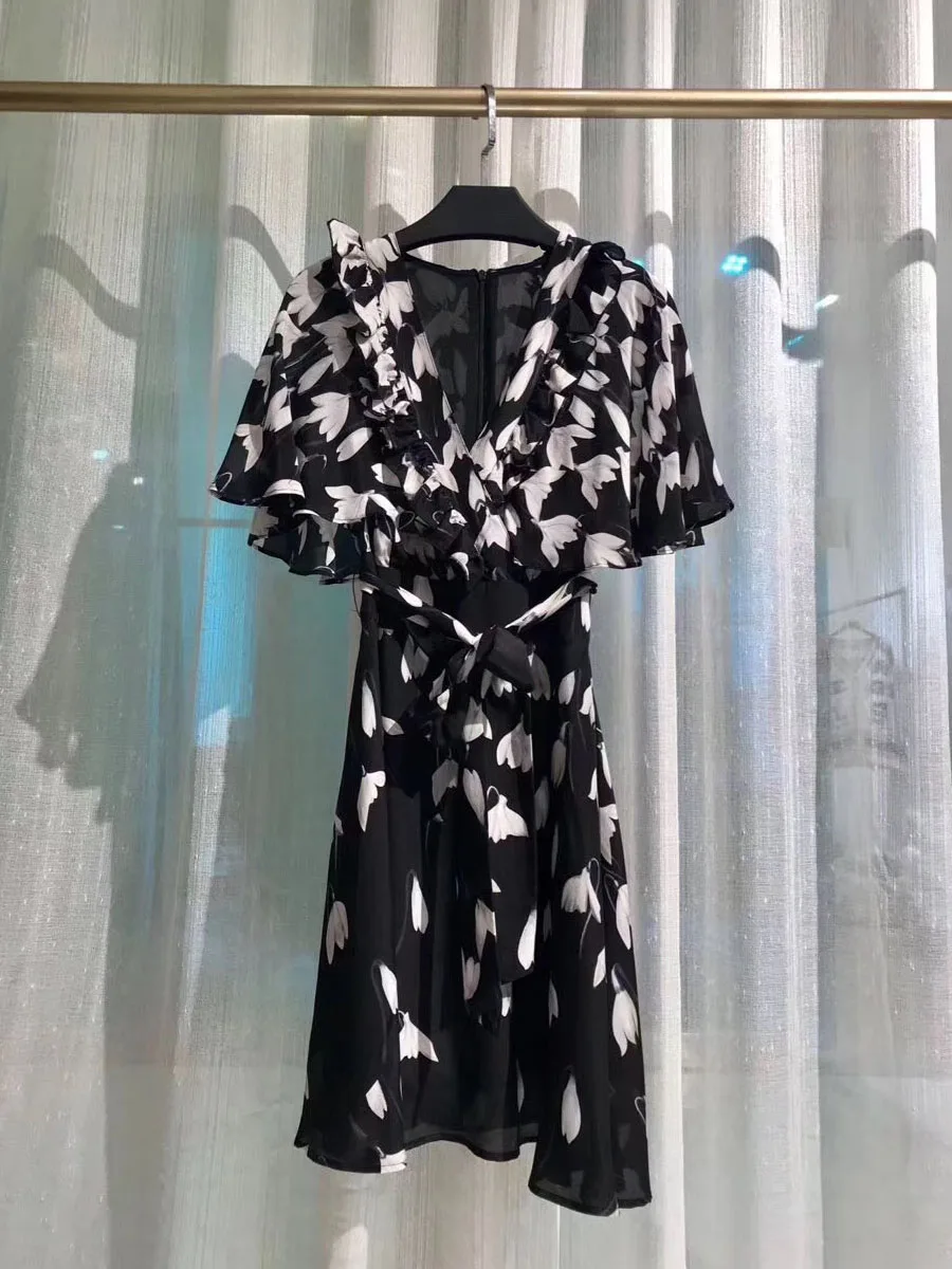 Vintage Silk Dress 2019 Summer New Arrival Luxury Fashion Ruffles V-neck Saudi Arabia Elegant Runway Dresses
Vintage Silk Dress 2019 Summer New Arrival Luxury Fashion Ruffles V-neck Saudi Arabia Elegant Runway Dresses