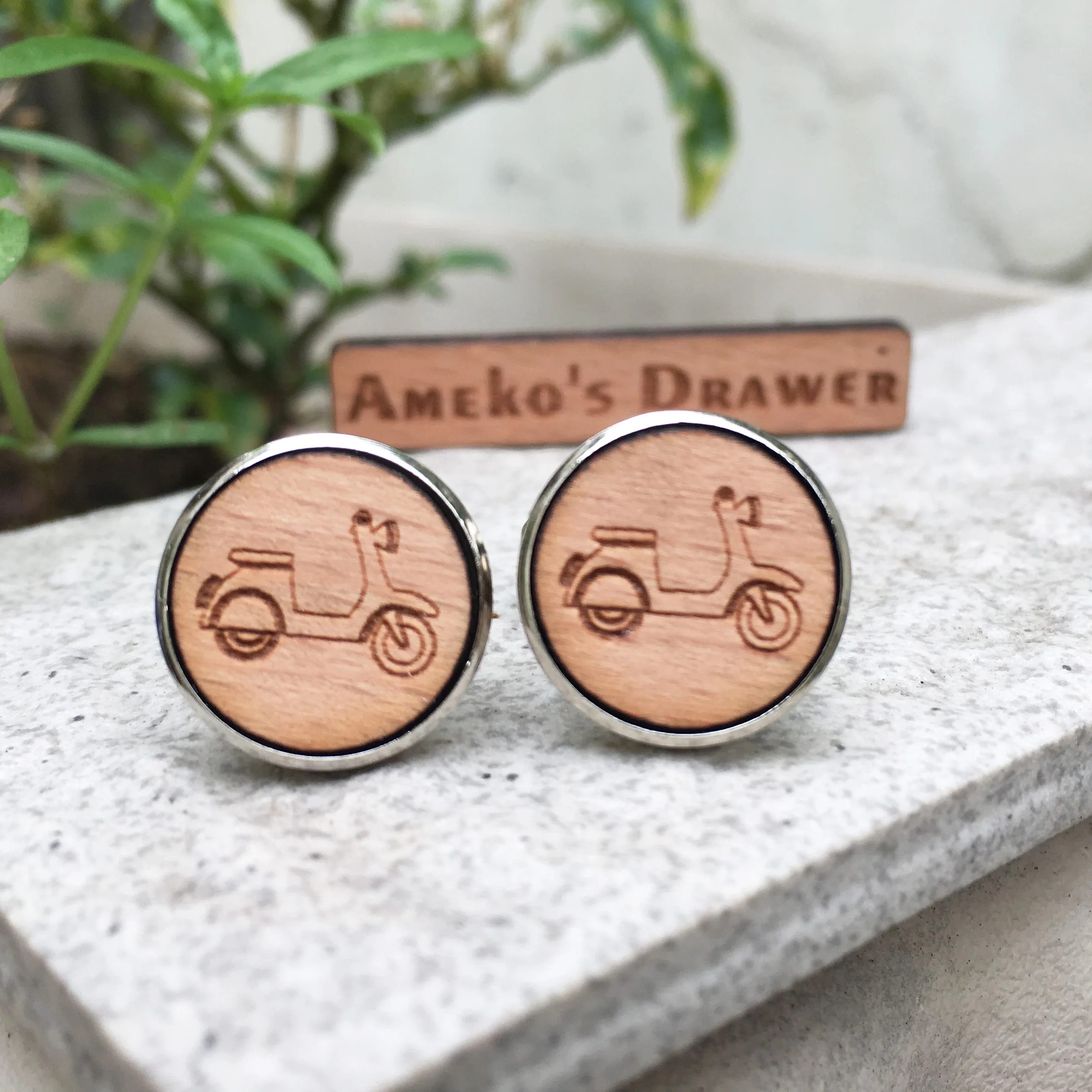 Moto Jewelry Solid Wood Motorcycle Suit Accessory Motobike Cufflinks Scooter Wooden Cuff Link X 1 Pair
Moto Jewelry Solid Wood Motorcycle Suit Accessory Motobike Cufflinks Scooter Wooden Cuff Link X 1 Pair