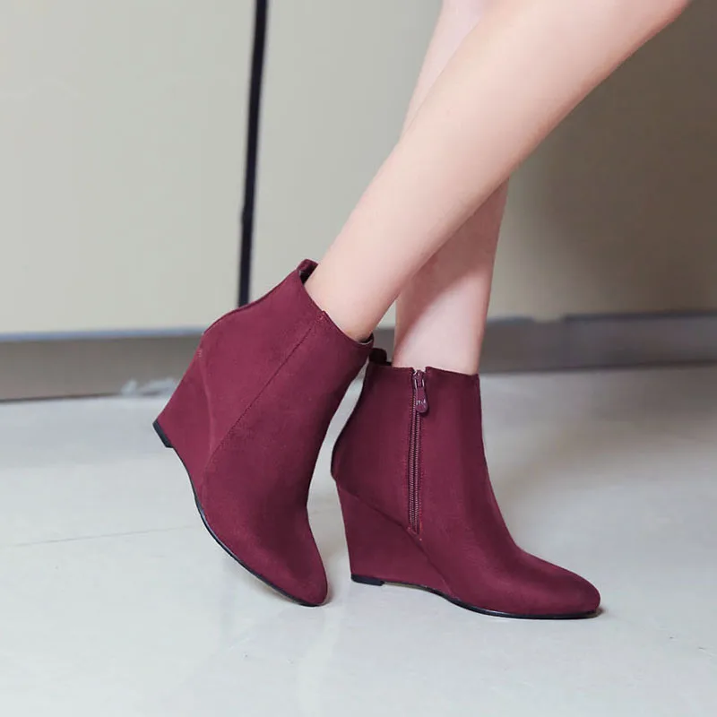 2019 Autumn New Stylish Ankle Boots Women Sexy Pointed Toe Wedges Heels Boots Woman Fashion Zipper Black Blue Casual Flock Shoes
2019 Autumn New Stylish Ankle Boots Women Sexy Pointed Toe Wedges Heels Boots Woman Fashion Zipper Black Blue Casual Flock Shoes