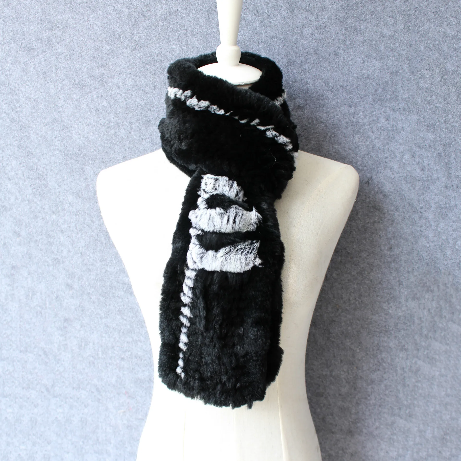 Winter Rex Rabbit Scarf Bib Whole Leather Woven Hand-painted Crochet Fur Scarf for Men and Women HN180
Winter Rex Rabbit Scarf Bib Whole Leather Woven Hand-painted Crochet Fur Scarf for Men and Women HN180