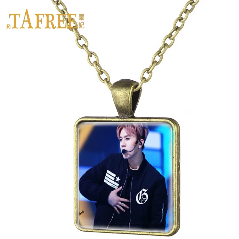 TAFREE Men's Band Photo Album Square Pendant Necklace GOT7 Antique bronze plating Necklace For childen gift jewelry G27
TAFREE Men's Band Photo Album Square Pendant Necklace GOT7 Antique bronze plating Necklace For childen gift jewelry G27