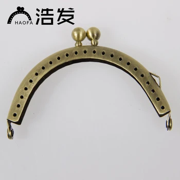HAOFA 10Pcs Mix Color 8.5cm Glaze Metal Purse Frame Tow Ball Kiss Clasp Accessories for Bags Sewing Craft Tailor Sewer
HAOFA 10Pcs Mix Color 8.5cm Glaze Metal Purse Frame Tow Ball Kiss Clasp Accessories for Bags Sewing Craft Tailor Sewer