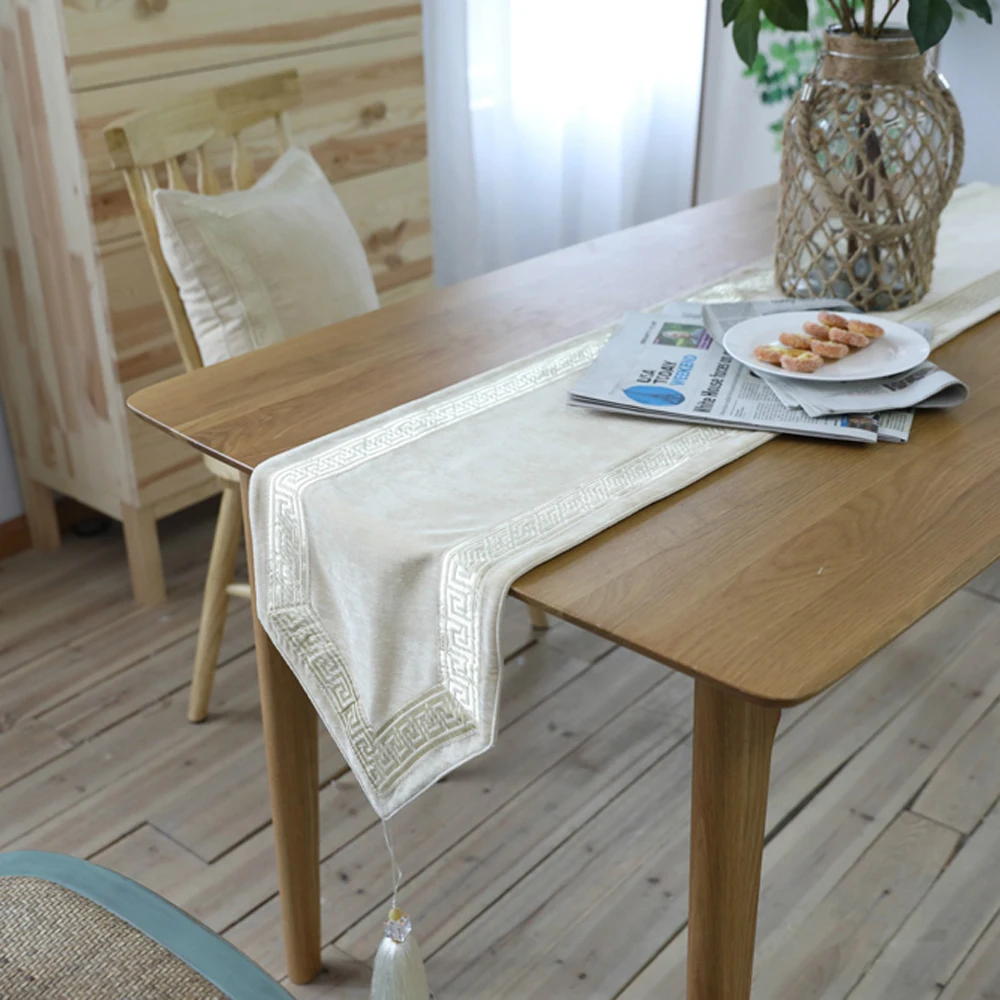 ESSIE HOME Luxury Classic Champagne Ivory Beige Off White Soft Chenille Velvet Table Runner Table Cloth Embroidery Placenmat
ESSIE HOME Luxury Classic Champagne Ivory Beige Off White Soft Chenille Velvet Table Runner Table Cloth Embroidery Placenmat
