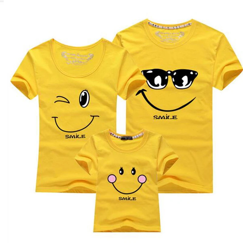 Новинка 2020 хлопковая футболка для всей семьи со смайликом Одинаковая одежда с