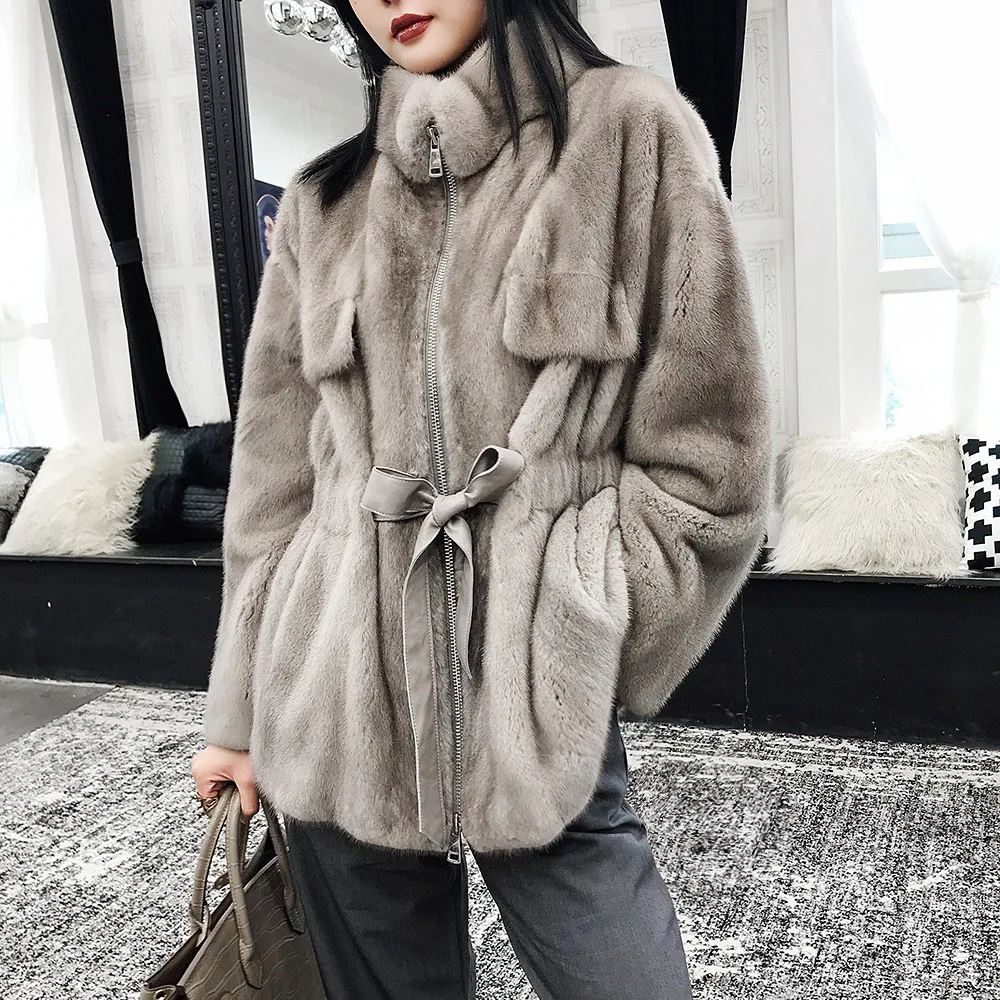 Real Mink Fur Women Short Slim Coat with Mandarin Collar Long sleeves Winter Warm Thick Whole Mink Fur Thick Jacket
Real Mink Fur Women Short Slim Coat with Mandarin Collar Long sleeves Winter Warm Thick Whole Mink Fur Thick Jacket