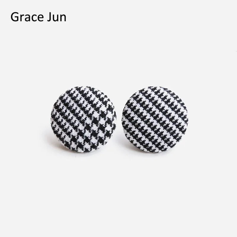 Grace Jun 2019 New Design Lattice Button Shape Clip on Earrings and Pierced Earrings for Women Party Elegant Jewelry Accessory
Grace Jun 2019 New Design Lattice Button Shape Clip on Earrings and Pierced Earrings for Women Party Elegant Jewelry Accessory