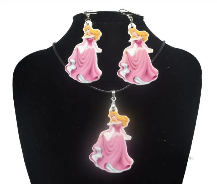 Фото Розовое платье принцессы с героями мультфильмов 30*46 мм акриловые Висячие серьги