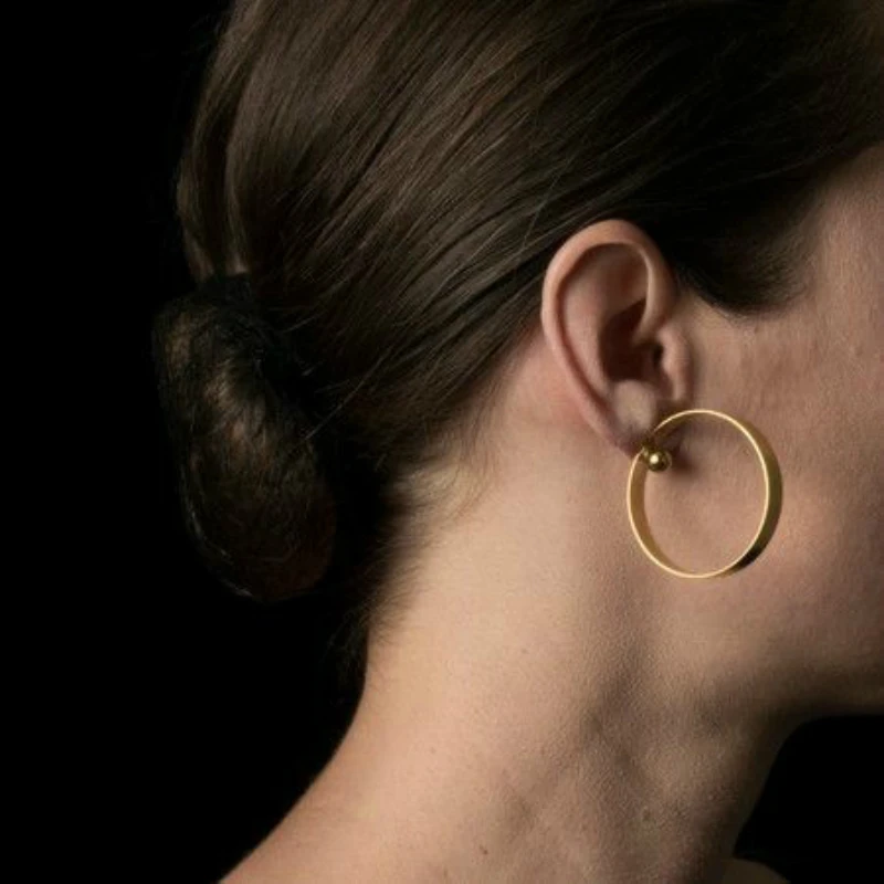 New Earrings Fashion Personality Unique Style Copper Circle Female Earrings Nightclubs Simple Hot Sell Jewelry Wholesale Brincos
New Earrings Fashion Personality Unique Style Copper Circle Female Earrings Nightclubs Simple Hot Sell Jewelry Wholesale Brincos