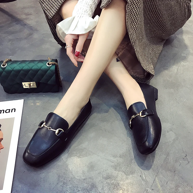 Women Shoes 2019 Hot Selling Metal Chain Woman Flats Shoes Fashion Round Toe Leather Lady Casual Shoes Slip on Female Shoes
Women Shoes 2019 Hot Selling Metal Chain Woman Flats Shoes Fashion Round Toe Leather Lady Casual Shoes Slip on Female Shoes