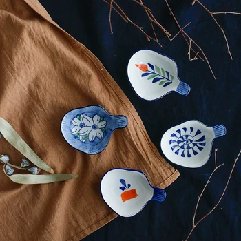 Japanese style handmade dish saucer home and wind creative vinegar dish ceramic flavour condiment wasabi small plate 4pcs/set
Japanese style handmade dish saucer home and wind creative vinegar dish ceramic flavour condiment wasabi small plate 4pcs/set