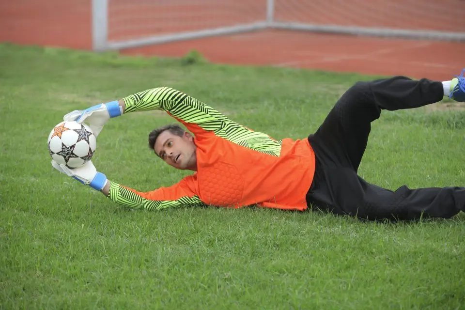 men Goalkeeper sets men soccer jerseys adult football suits male long sleeve goalkeeper kits man training tops and pants
men Goalkeeper sets men soccer jerseys adult football suits male long sleeve goalkeeper kits man training tops and pants