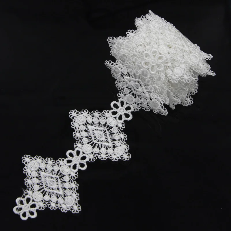 2 Yards Polyester White Sewing DIY Lace Trim 18pcs 6*3.5cm of Blocks Flowers High Quality
2 Yards Polyester White Sewing DIY Lace Trim 18pcs 6*3.5cm of Blocks Flowers High Quality