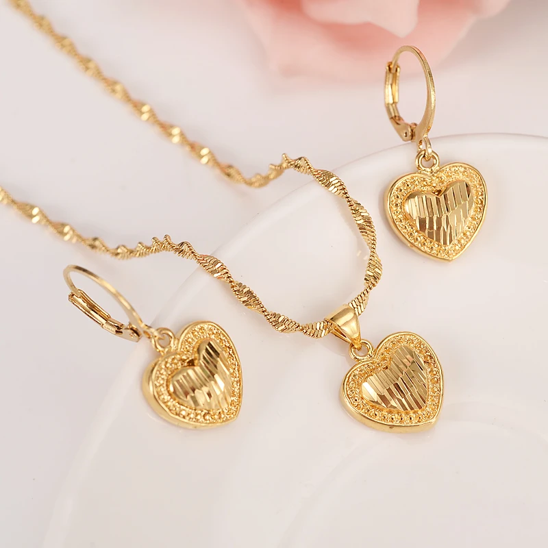 18 k Solid gold GF Necklace Earring Set Women Party Gift Dubai love heart crown Jewelry Sets bridal party gift DIY charms girls
18 k Solid gold GF Necklace Earring Set Women Party Gift Dubai love heart crown Jewelry Sets bridal party gift DIY charms girls