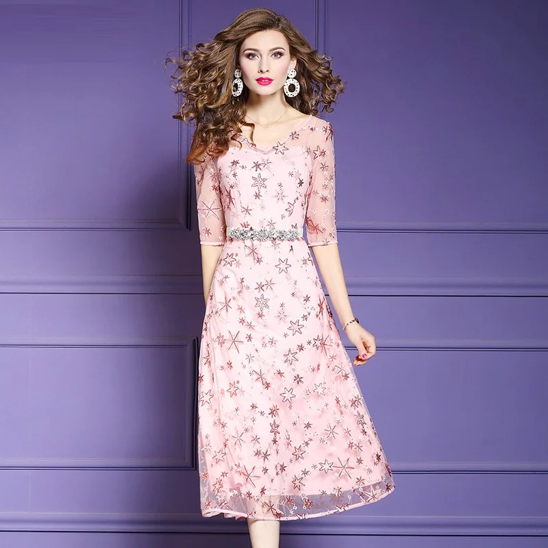 Spring V Neck Sexy lady long dresses Spring 2019 new Women Vintage summer Pink dress Plus Size Clothing party Embroidery Dresses
Spring V Neck Sexy lady long dresses Spring 2019 new Women Vintage summer Pink dress Plus Size Clothing party Embroidery Dresses