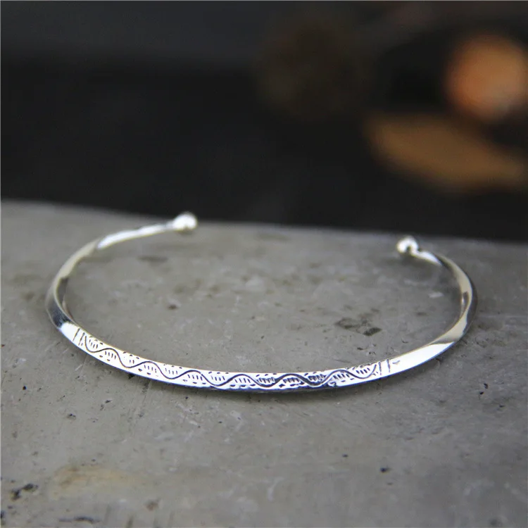 Fashion Jewelry Retro Thai Silver Chiang Mai Handmade S925 Sterling Silver Open Ended Bangle Men And Women Solid Bangle
Fashion Jewelry Retro Thai Silver Chiang Mai Handmade S925 Sterling Silver Open Ended Bangle Men And Women Solid Bangle
