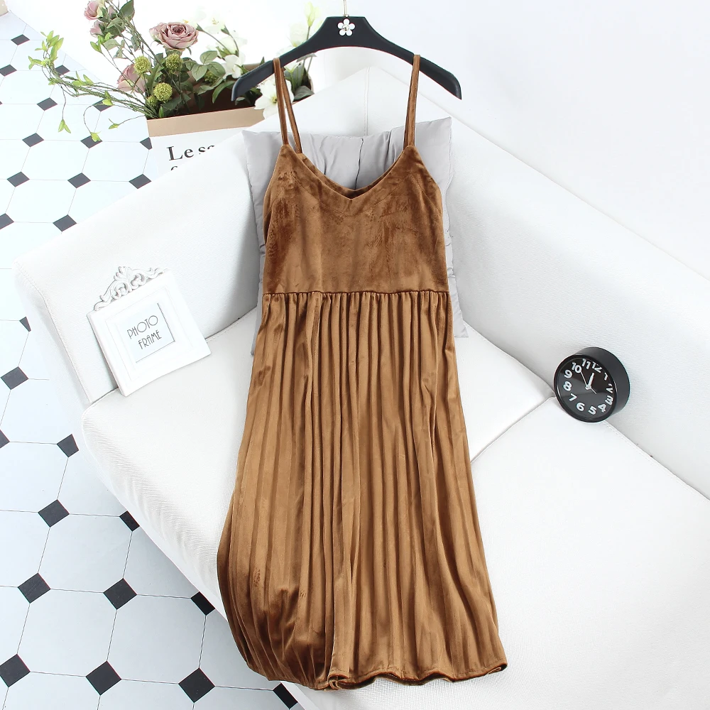 New Vintage Women Spaghetti Strap Dress Spring Autumn Sexy V Neck Pleated Dress Female Basic Tank Velvet Dress Vestidos SF1750
New Vintage Women Spaghetti Strap Dress Spring Autumn Sexy V Neck Pleated Dress Female Basic Tank Velvet Dress Vestidos SF1750