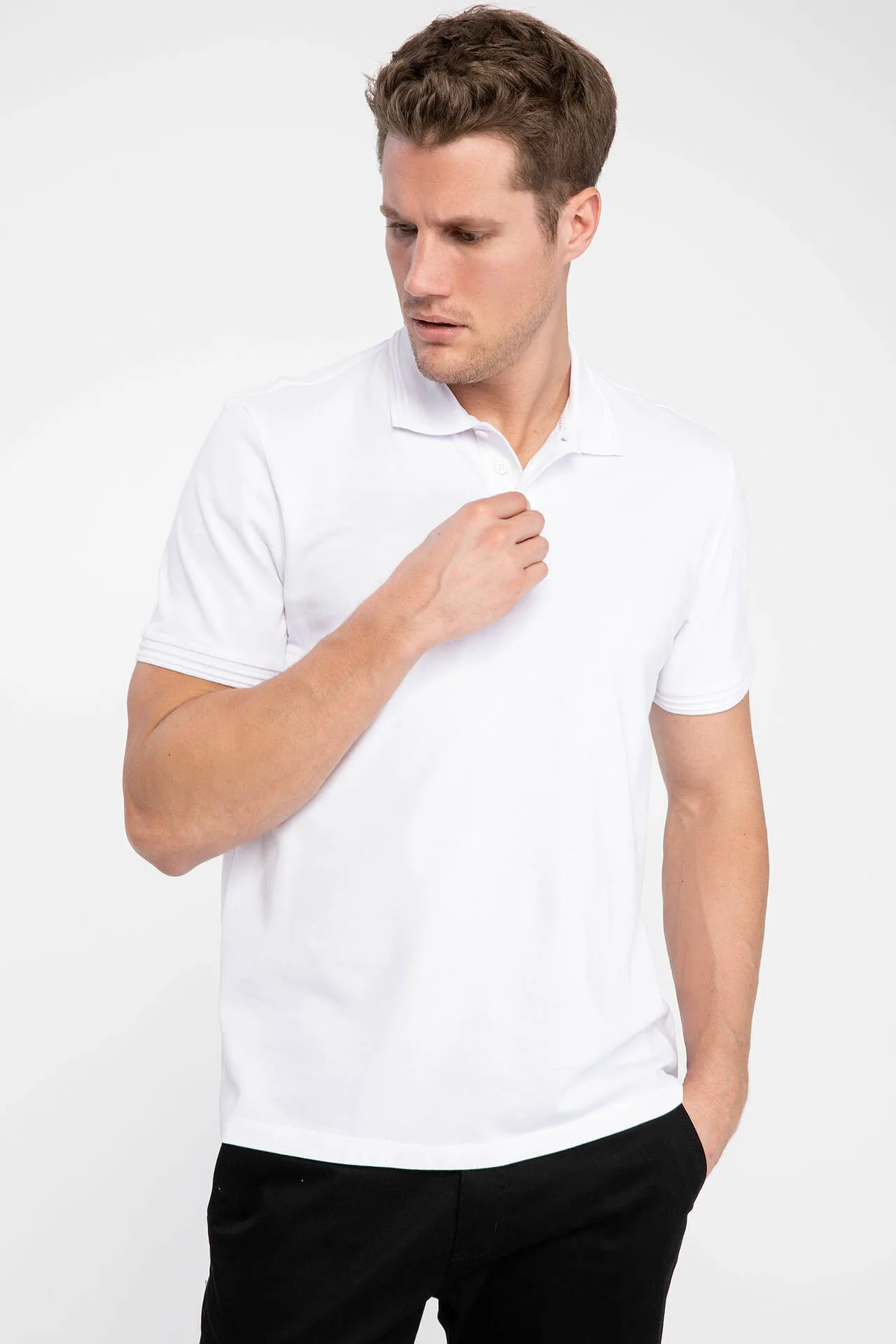 DeFacto Men White Polo Shirts Short Sleeve Solid Polo Shirts Mens Camisa Polos Stand Collar Casual Cotton Shirt K0337AZ19SMWT34
DeFacto Men White Polo Shirts Short Sleeve Solid Polo Shirts Mens Camisa Polos Stand Collar Casual Cotton Shirt K0337AZ19SMWT34